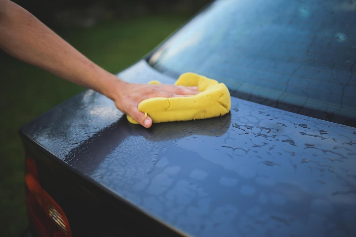 Ruční mytí automobilu